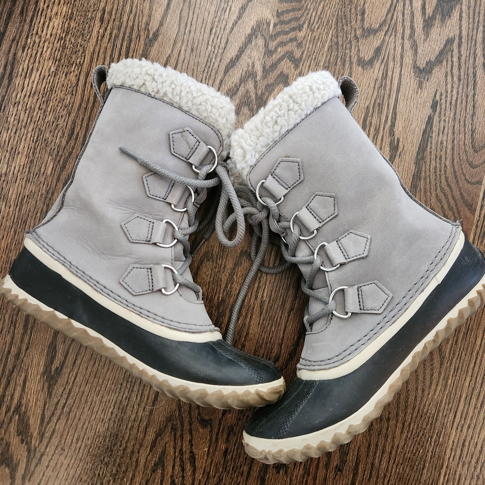 Women's SOREL snowboots SIZE 6.5